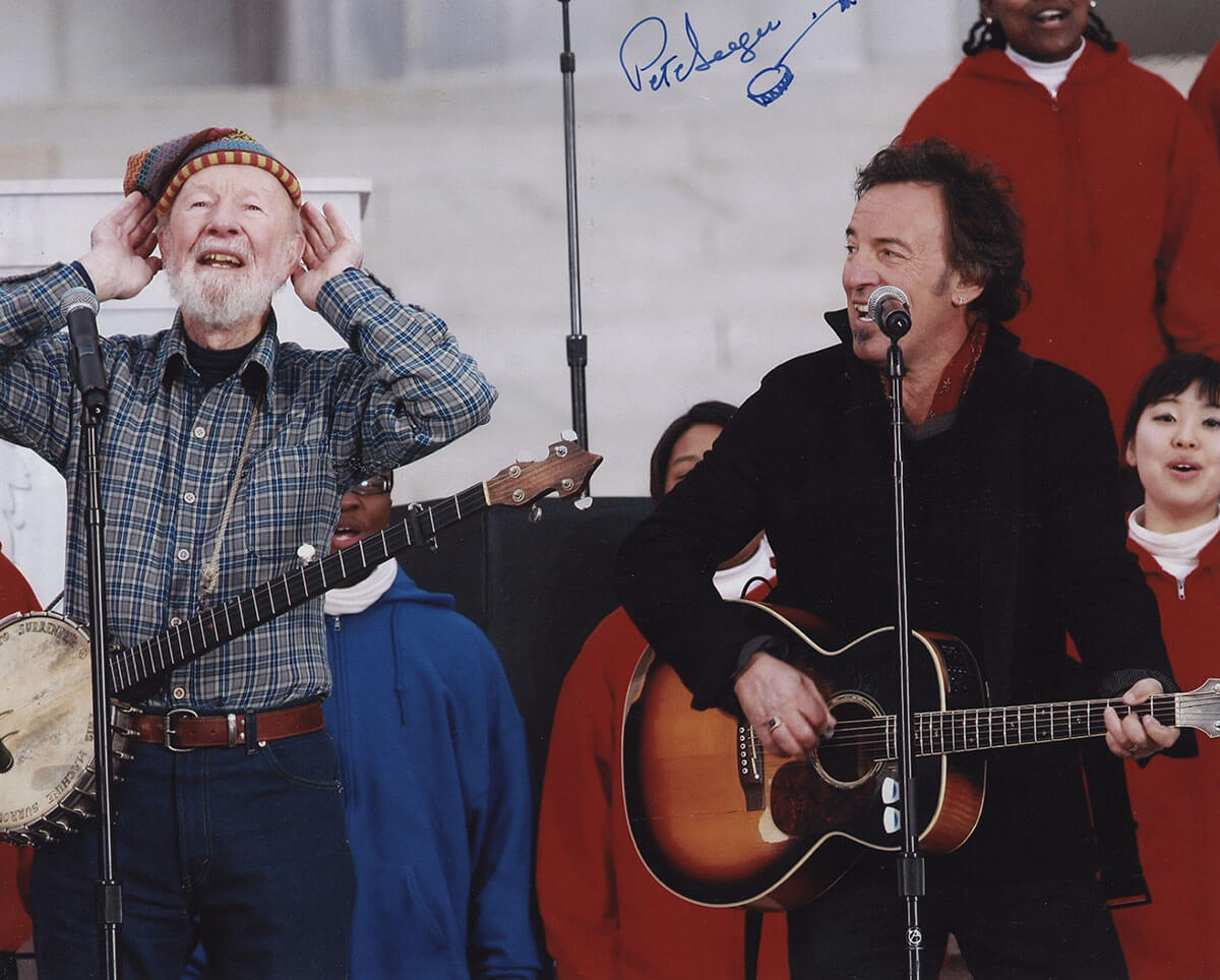 Bruce Springsteen performing with Pete Seeger in front of the White House for the inauguration of Barack Obama 2009